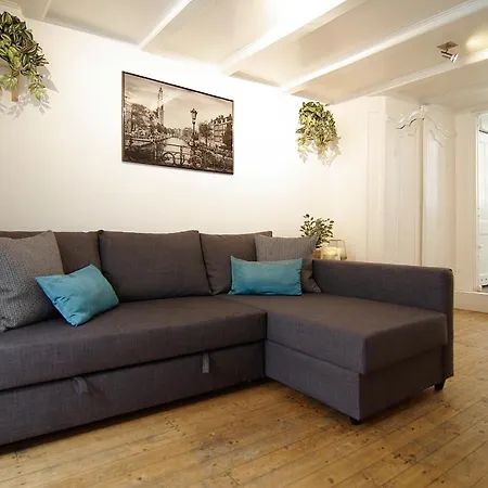 Cosy Apartment Right In The City Center With Airco!-2